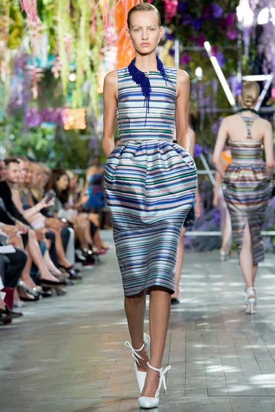Look 34